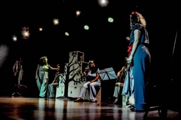 Com literatura regional, música e teatro, Companhia A Barraca apresenta o espetáculo "Sou Poeta" por cidades do interior do Tocantins